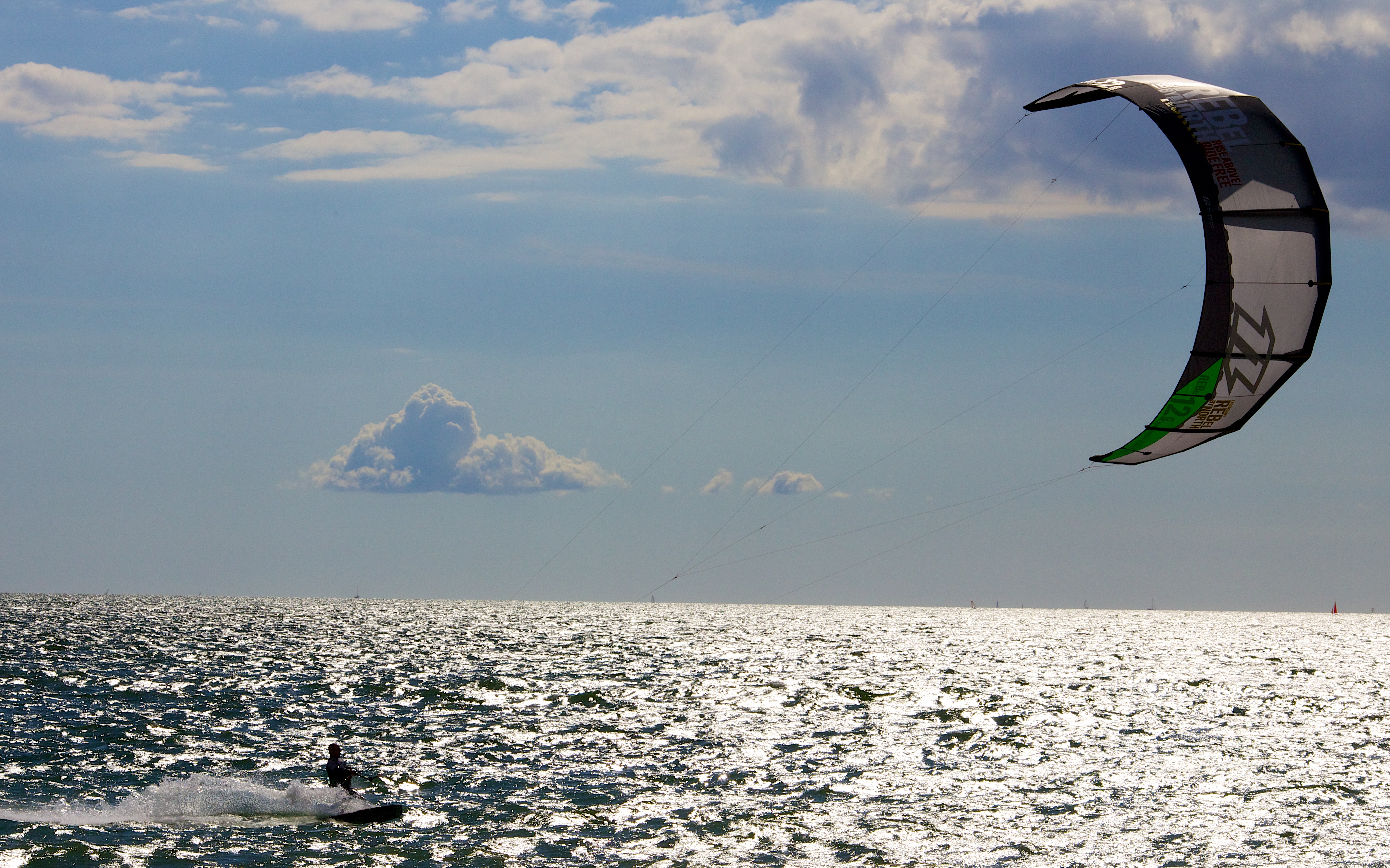 KiteSurf ISO 100 f/16 1/800 70mm