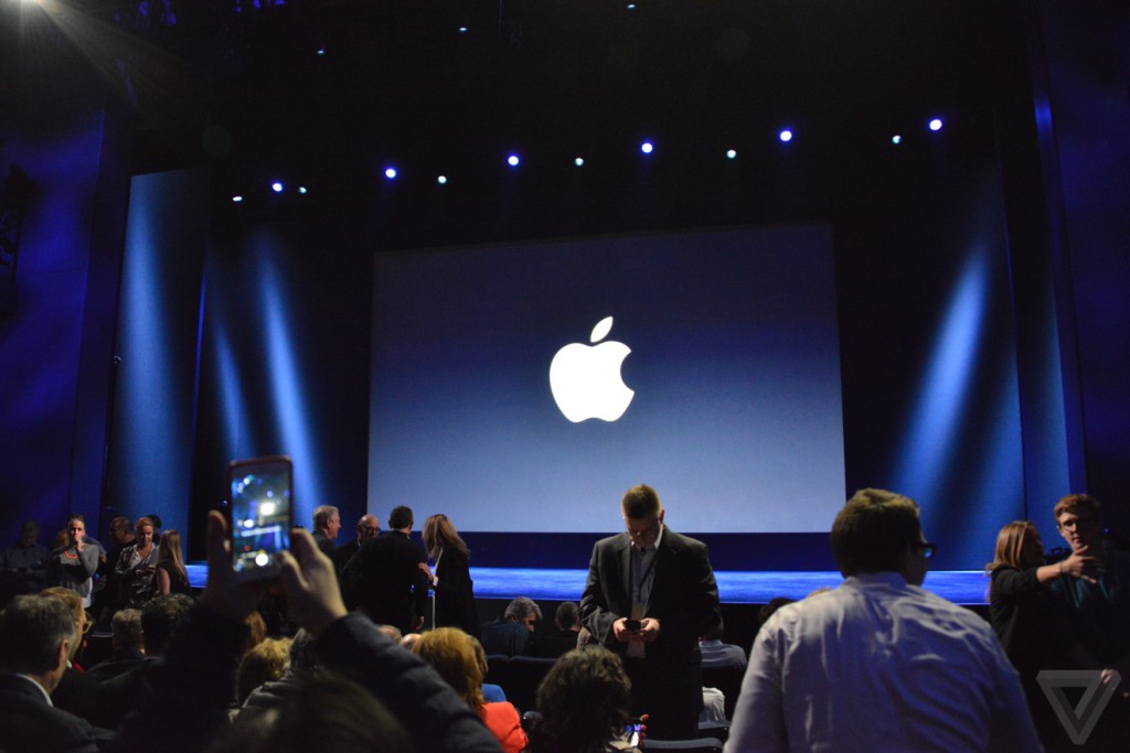 apple-watch-macbook-spring-forward-2015_0023